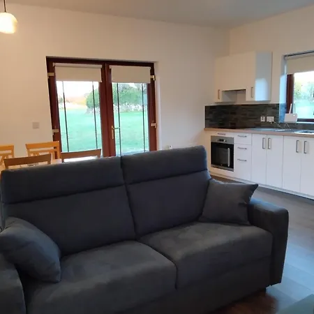 Quiet Cosy 1 Bedroom Apartment